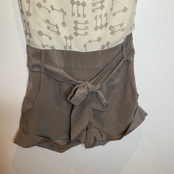 Ted Baker Romper Printed Keys Bow Neck Belted Waist Pockets Side Zipper Size 4 - Picture 4 of 16